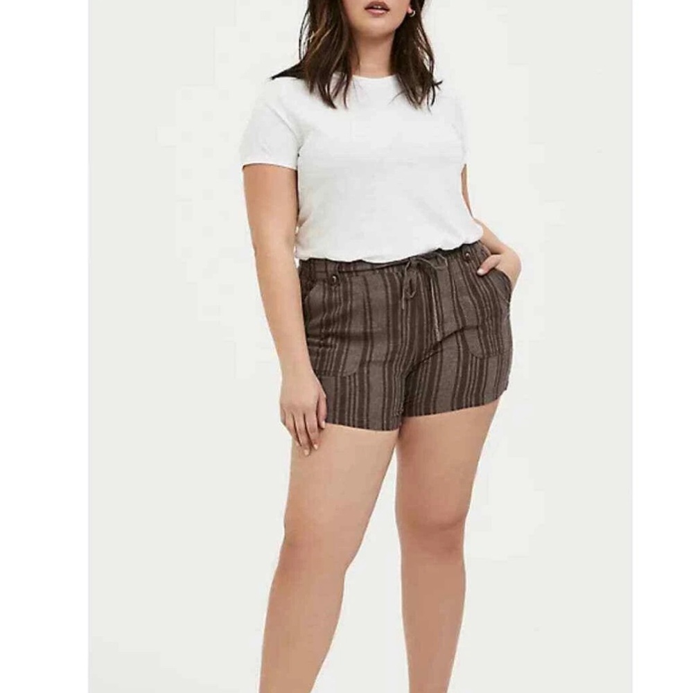 NWT Torrid Vintage White Classic Fit Tee 2X